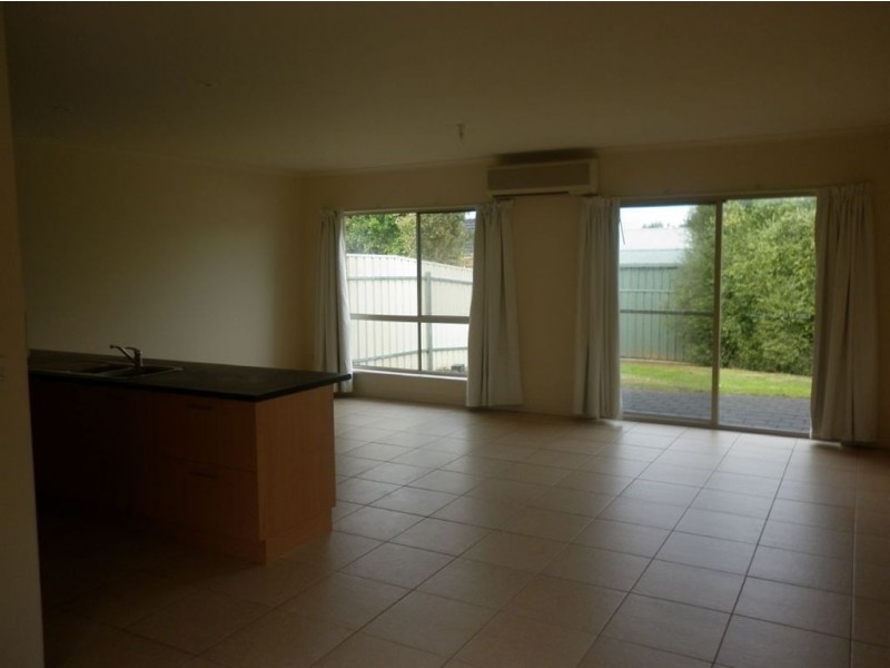 31 Douglas Avenue, Hillcrest SA 5086