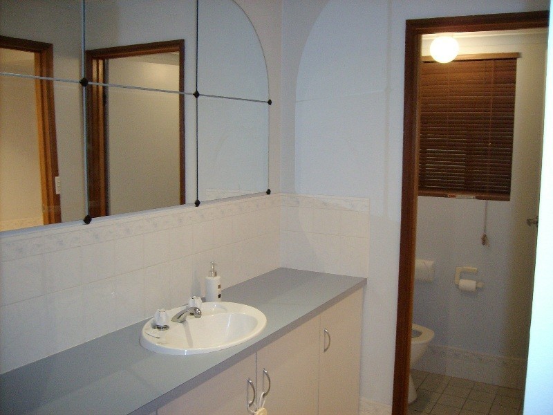 2 Tongariro Avenue, Greenwith SA 5125