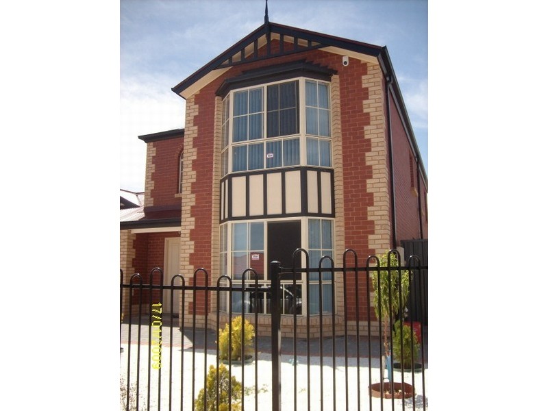 10 Kopoola Crescent, Gilles Plains SA 5086