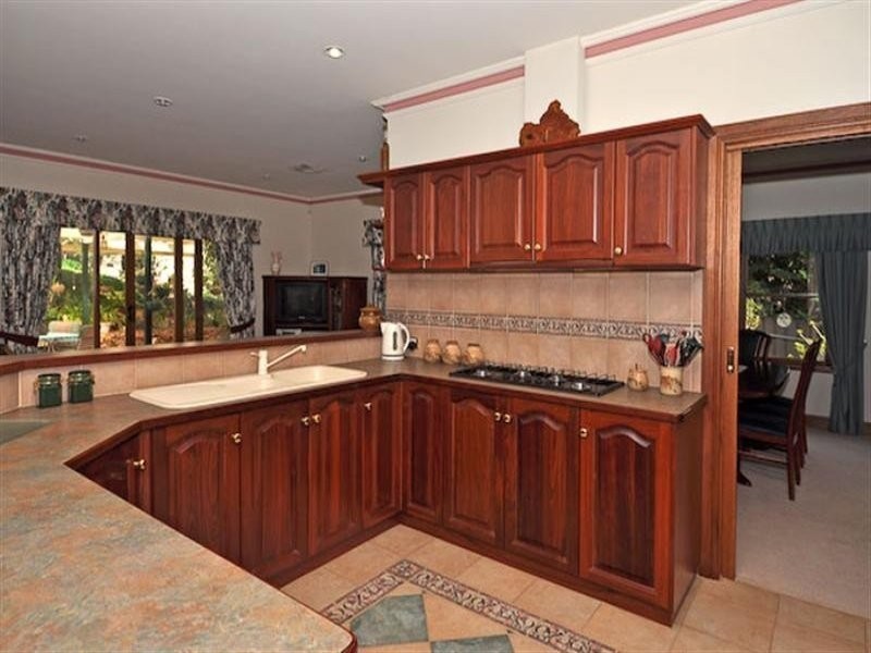 4 COACHHOUSE DRIVE, Magill SA 5072