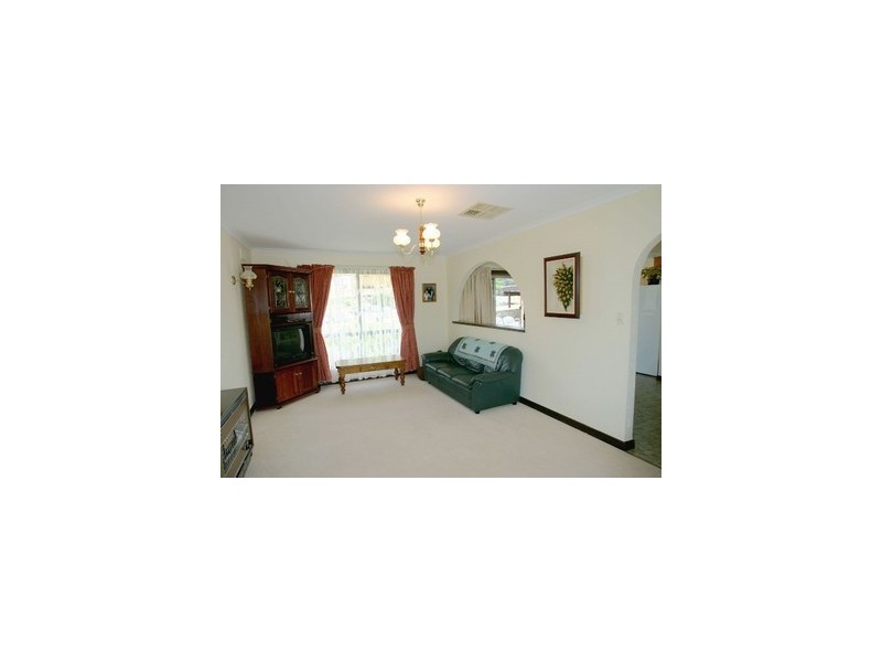 4 Gage Court, Para Vista SA 5093