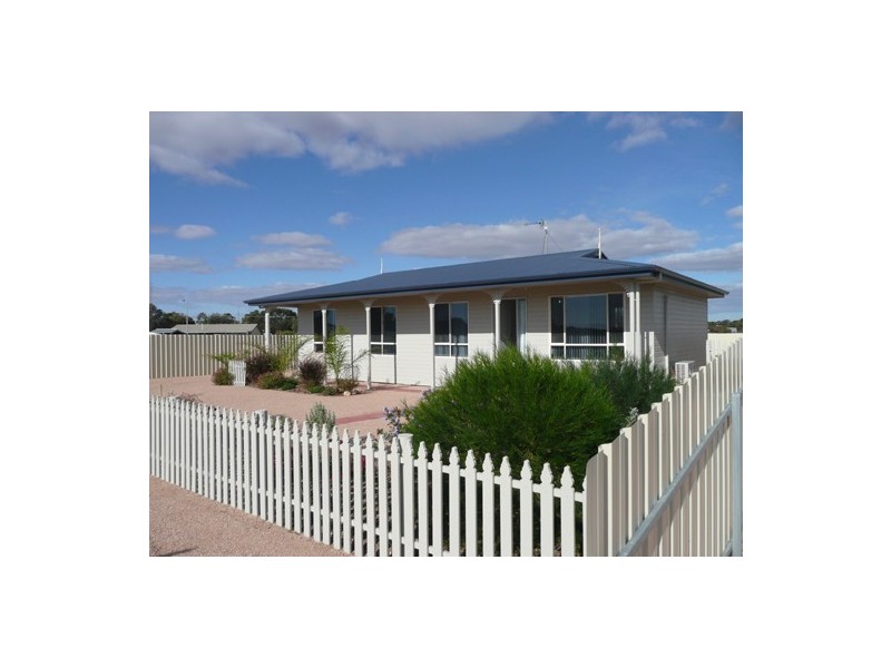 10 Haylock Road, North Moonta SA 5558