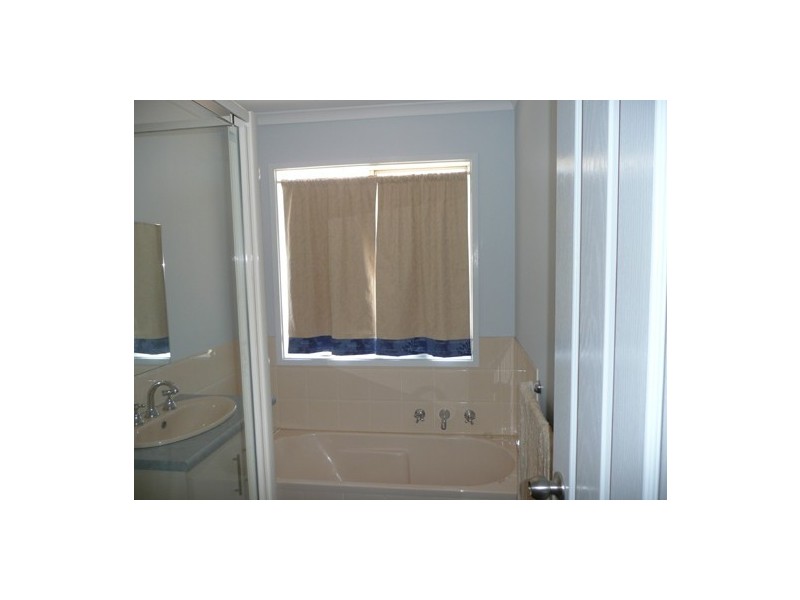 10 Haylock Road, North Moonta SA 5558