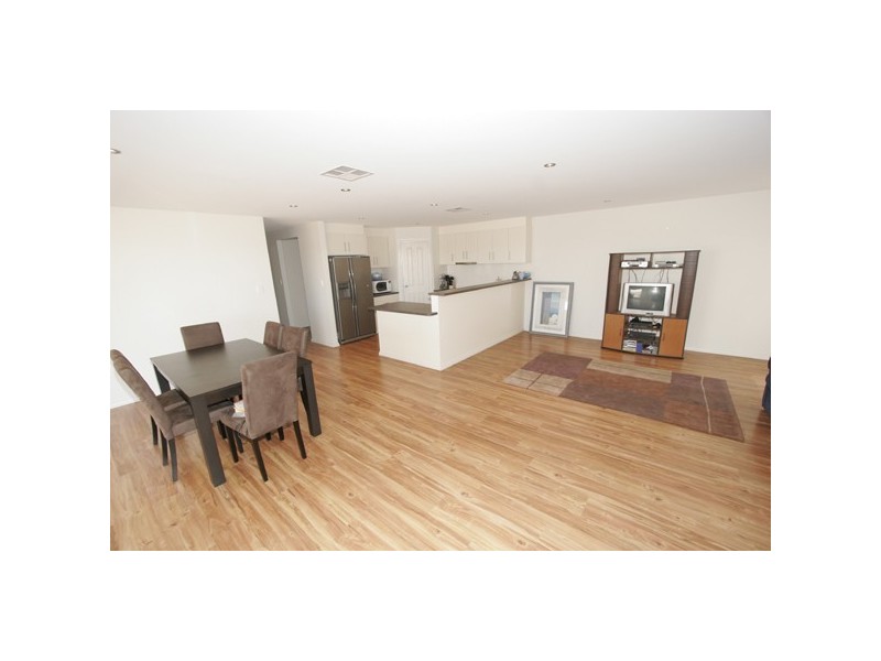 13 Hazel Street, Moonta Bay SA 5558