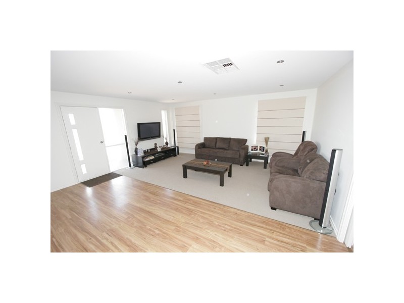 13 Hazel Street, Moonta Bay SA 5558