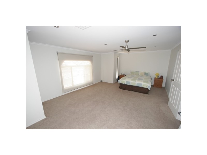 13 Hazel Street, Moonta Bay SA 5558