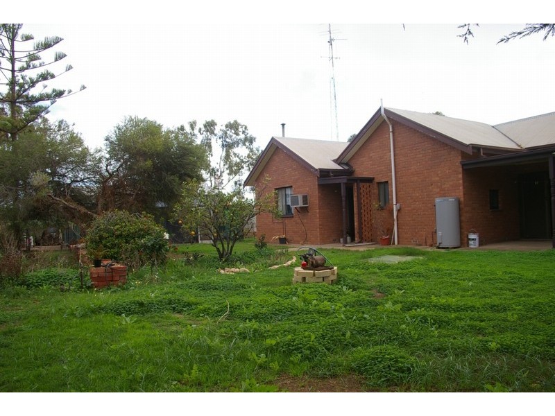 24 First Street, Moonta SA 5558