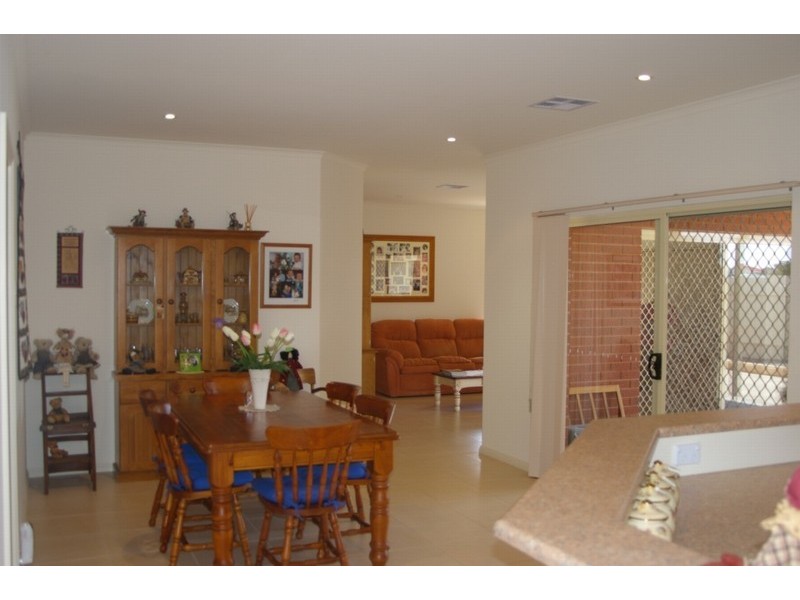 15 Lyndon Avenue, Moonta Bay SA 5558