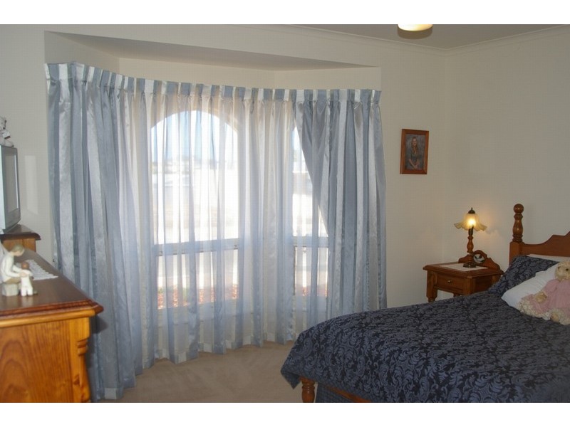 15 Lyndon Avenue, Moonta Bay SA 5558