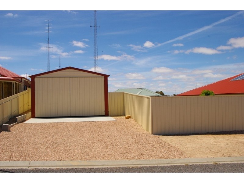 15 Lyndon Avenue, Moonta Bay SA 5558