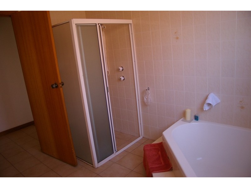 4 Warmington Esp, Wallaroo SA 5556