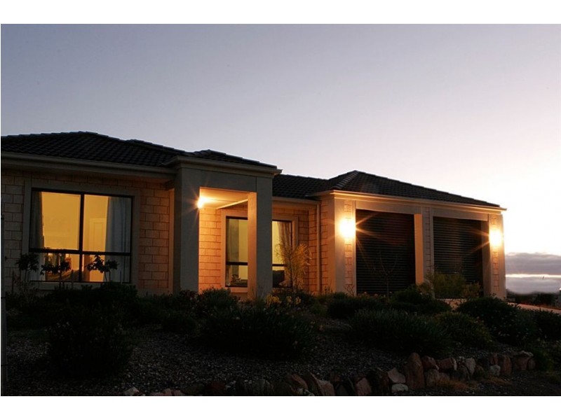 4 Pommern Way, Wallaroo SA 5556