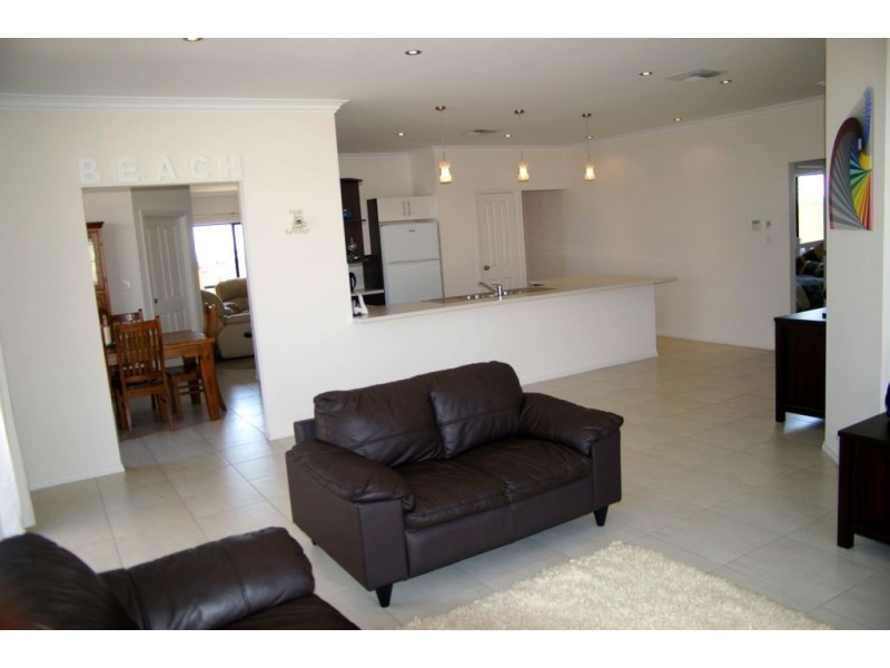 4 Pommern Way, Wallaroo SA 5556