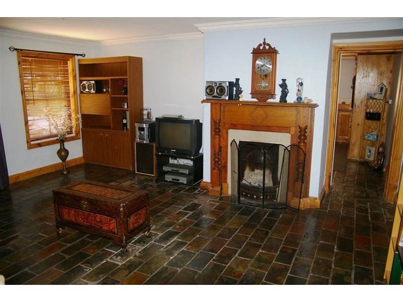 102 George Street, Moonta SA 5558