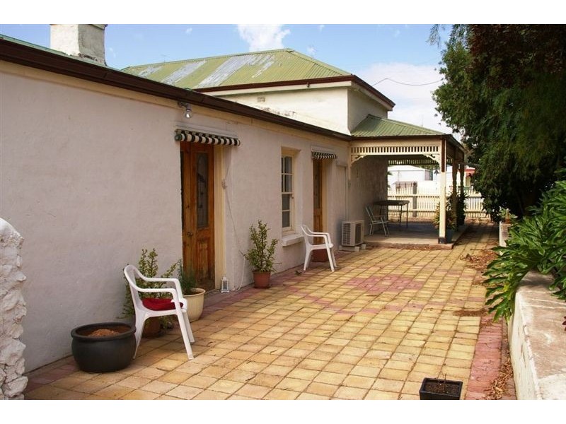 102 George Street, Moonta SA 5558