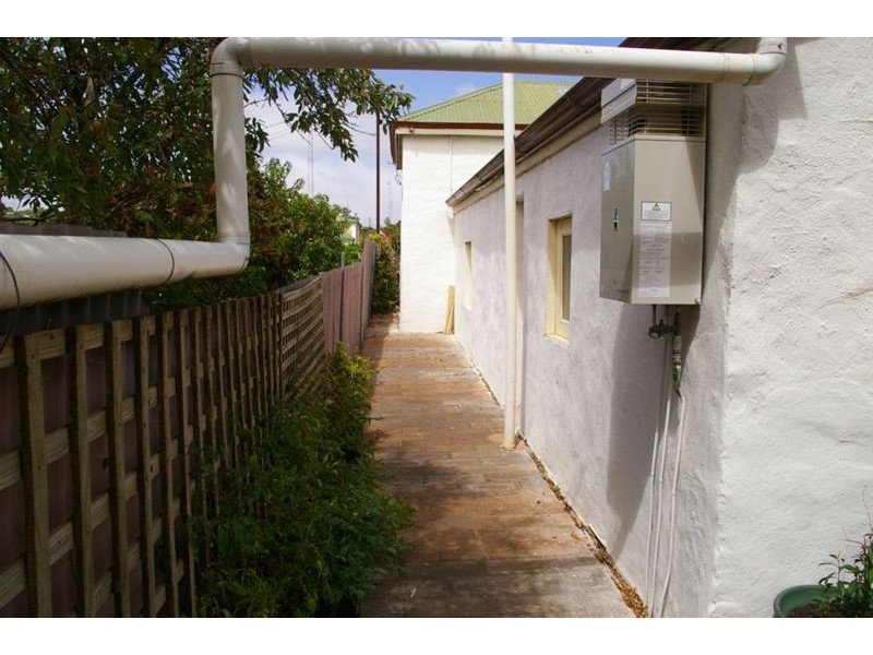 102 George Street, Moonta SA 5558