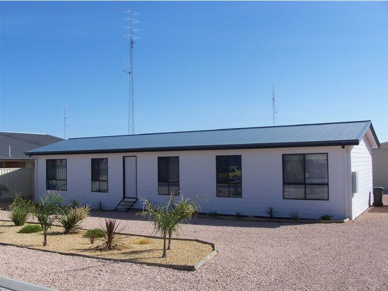 10 Chapple Street, Moonta Bay SA 5558