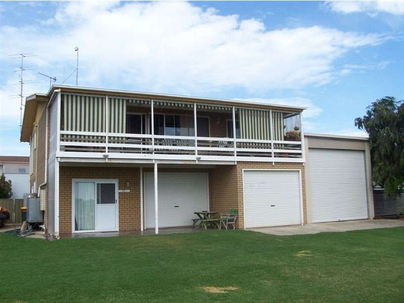 52 Esplanade, Point Turton SA 5575