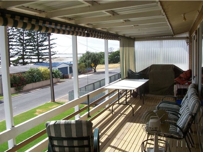 52 Esplanade, Point Turton SA 5575