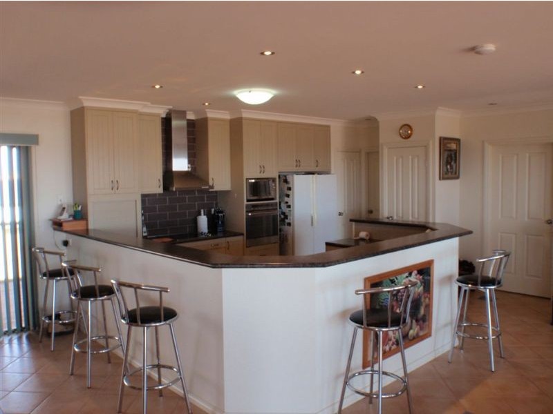 14 Sanders Street, Moonta Bay SA 5558