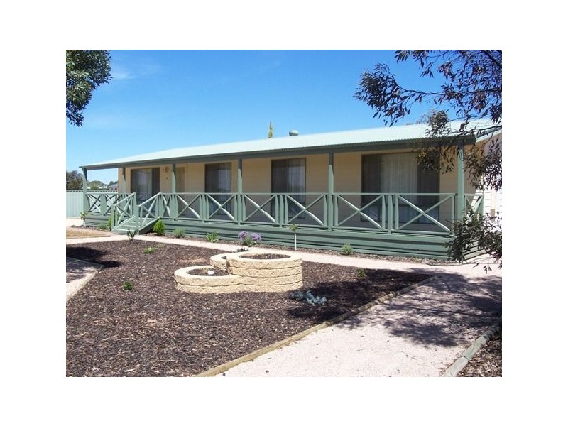 16 Moonta Road, Moonta Bay SA 5558
