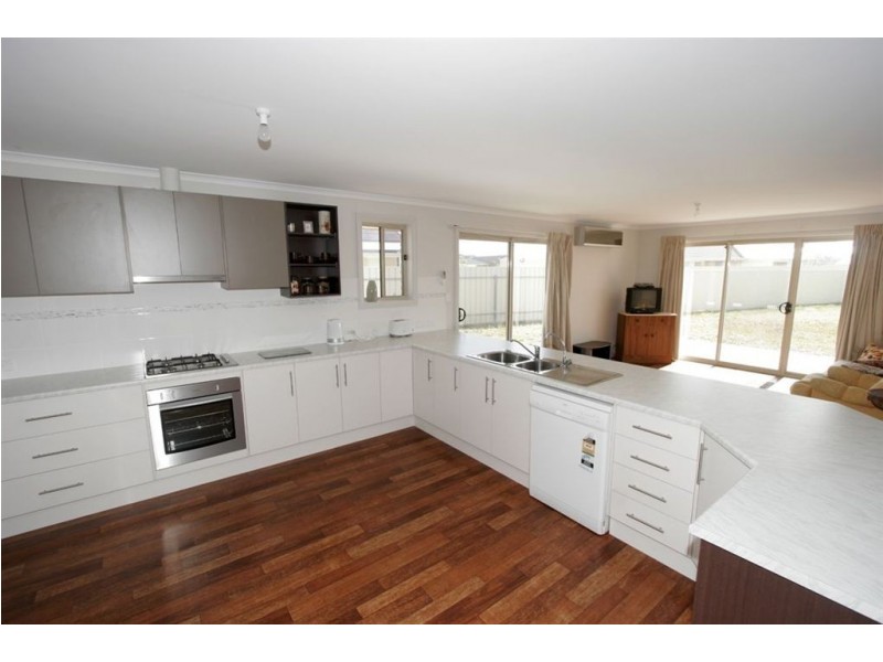 11 Clarke Street, Wallaroo SA 5556