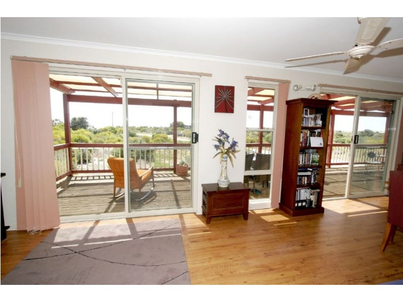 12 North Terrace, Moonta Bay SA 5558