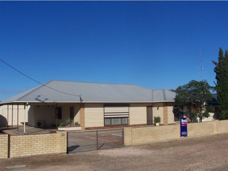32 Kadina Road, Wallaroo SA 5556