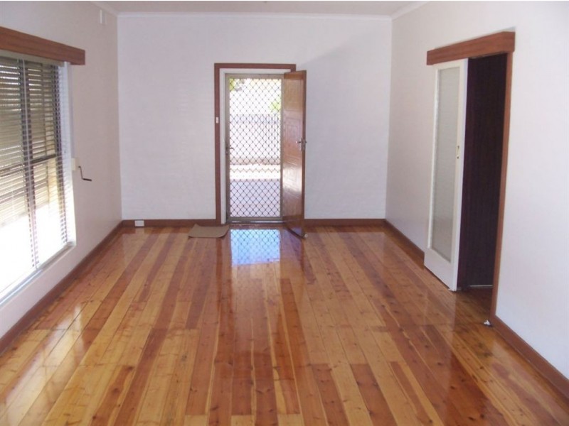 32 Kadina Road, Wallaroo SA 5556