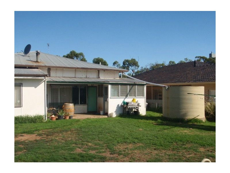 13 Railway Terrace, Bute SA 5560