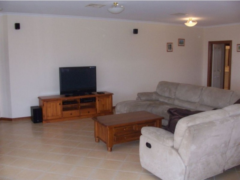 22 Stately Way, Wallaroo SA 5556