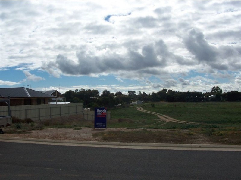 17 Woodward Street, Moonta Bay SA 5558