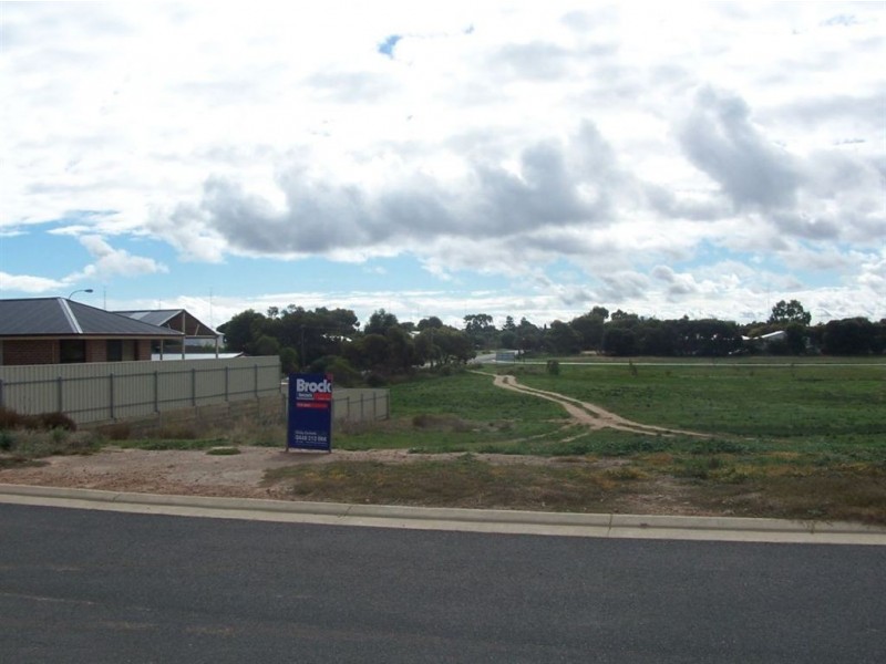 17 Woodward Street, Moonta Bay SA 5558