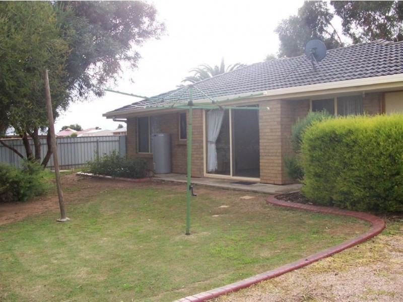 2 Clayton Street, Moonta Bay SA 5558