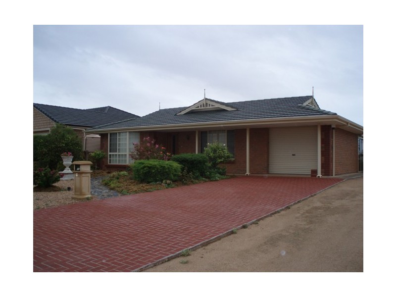 9 Gilmore Crescent, Wallaroo SA 5556