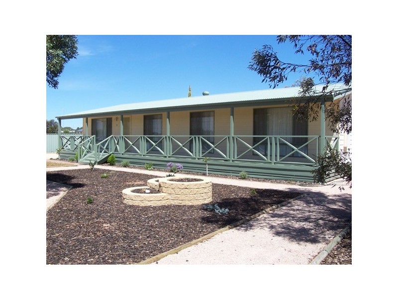 16 Moonta Road, Moonta Bay SA 5558