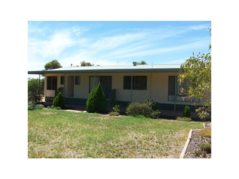 16 Moonta Road, Moonta Bay SA 5558