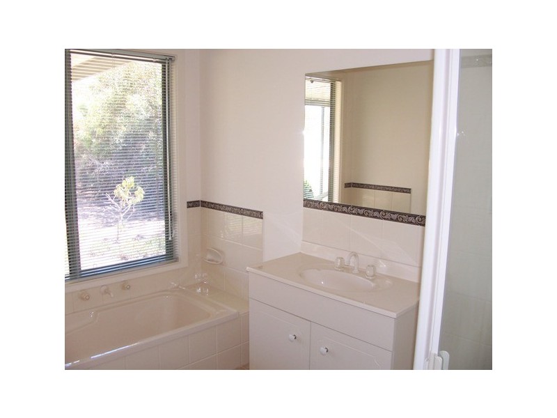 16 Moonta Road, Moonta Bay SA 5558