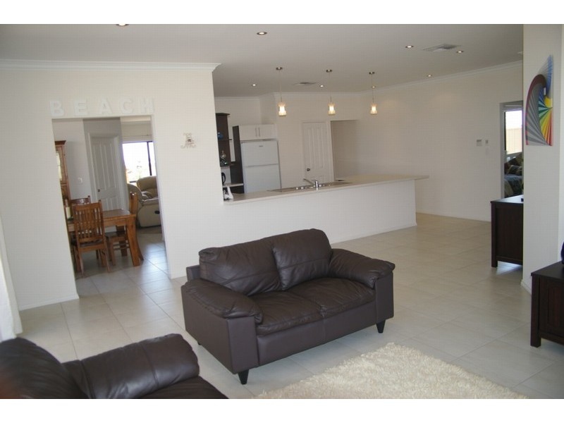 4 Pommern Way, Wallaroo SA 5556