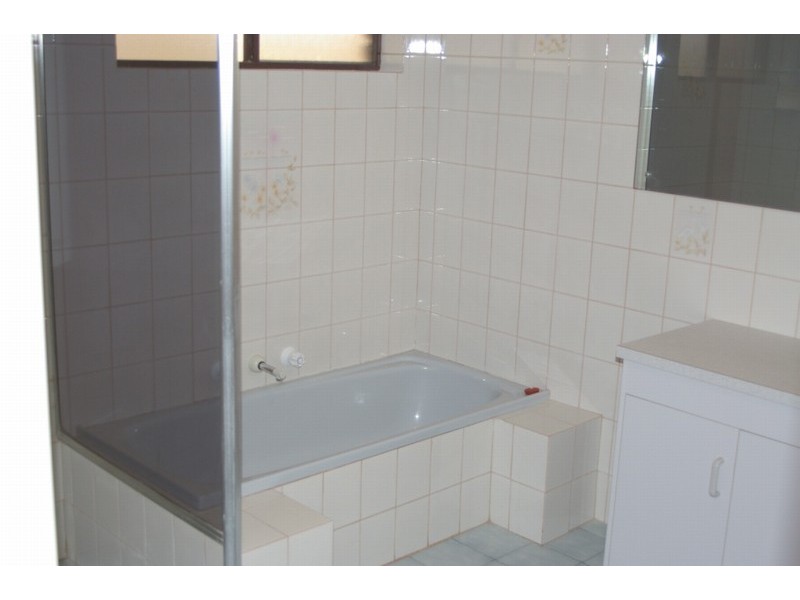 1 Nankivell Street, Moonta Bay SA 5558