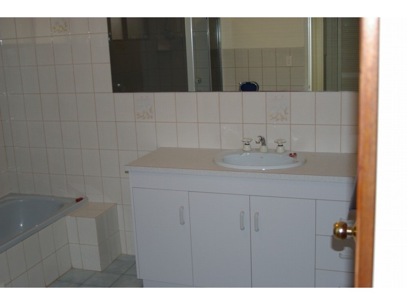 1 Nankivell Street, Moonta Bay SA 5558