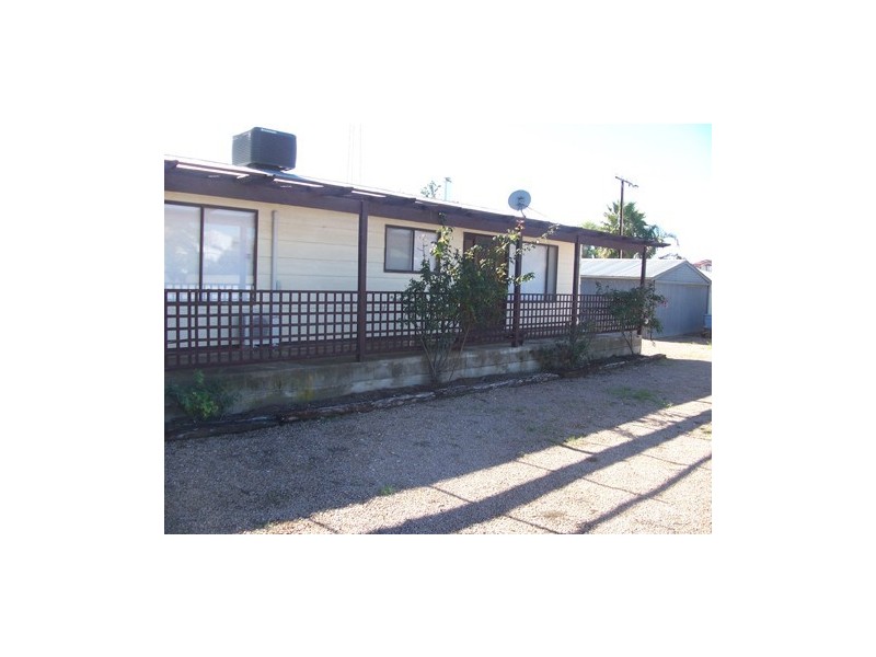 18 Bond Road, Port Broughton SA 5522