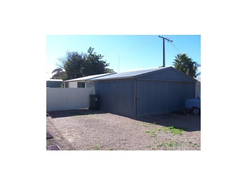 18 Bond Road, Port Broughton SA 5522