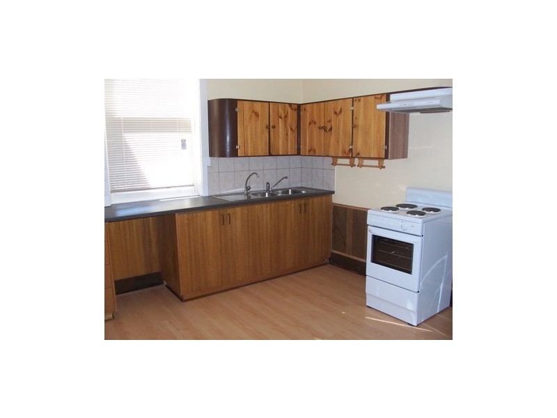 21 Milne Tce, Moonta SA 5558