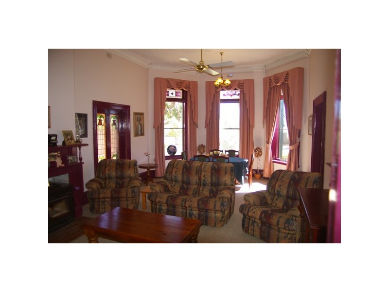 27 Milne Tce, Moonta SA 5558