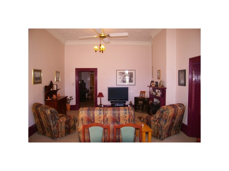 27 Milne Tce, Moonta SA 5558