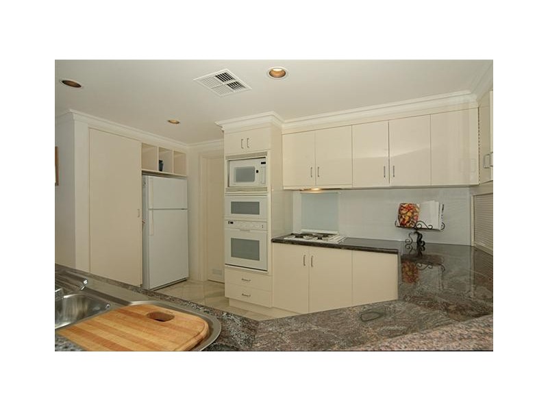 2/30 South Esplanade, Glenelg South SA 5045