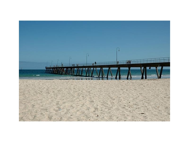 2/30 South Esplanade, Glenelg South SA 5045