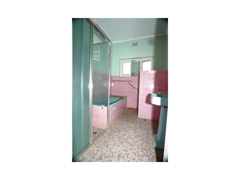 2 Quondong Avenue, Kensington Gardens SA 5068