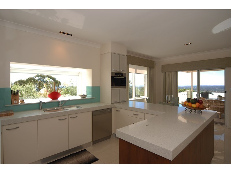 38 Kintyre Road, (adjacent Rostrevor/Magill), Woodforde SA 5072